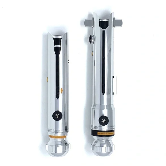 Star Wars Galaxy's Edge Ahsoka Tano Clone Wars Legacy Lightsabers and Blades Set - Picture 2 of 16